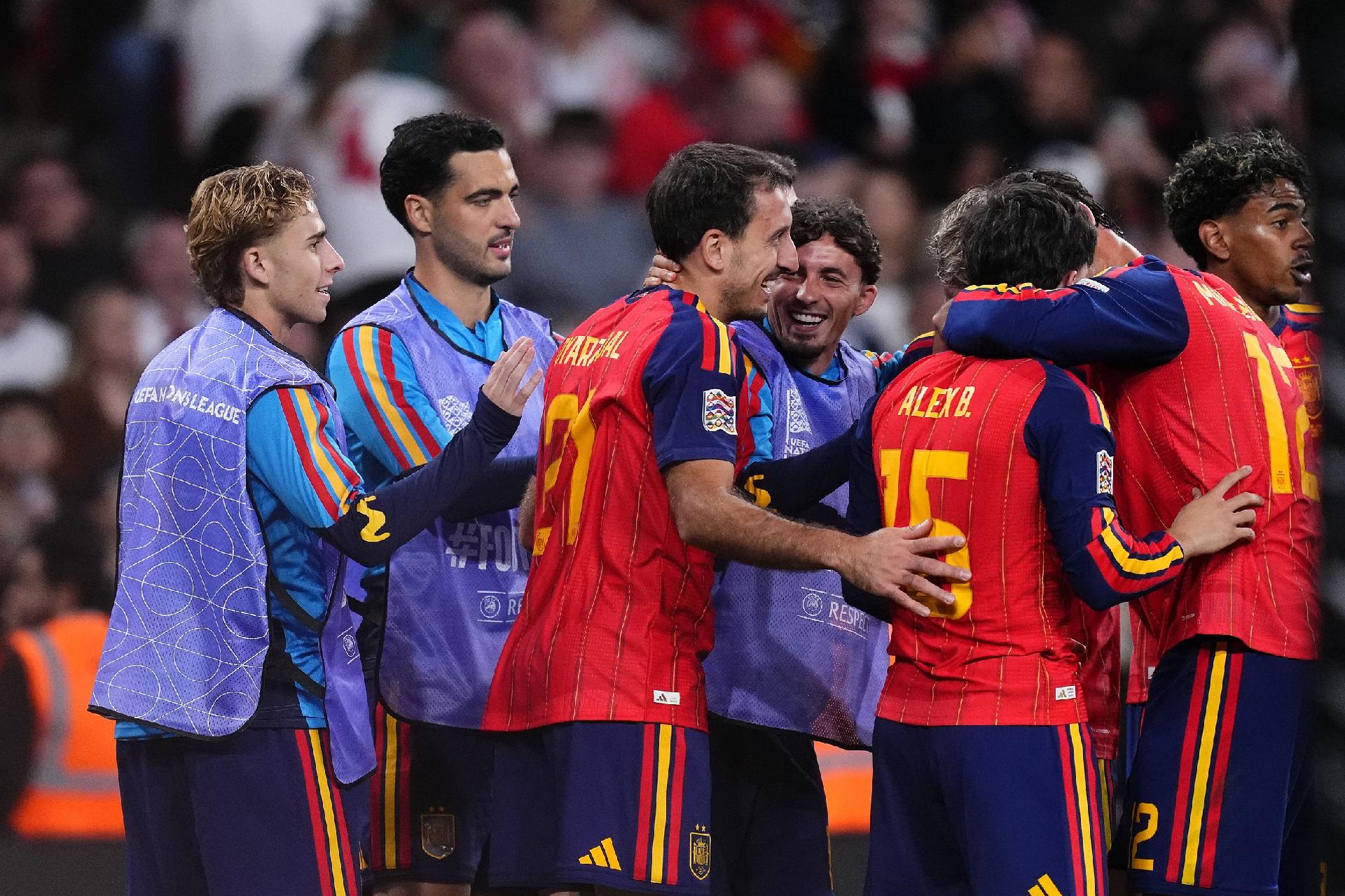 Record-breaking Spain extend unbeaten streak to 39 games after defeating England