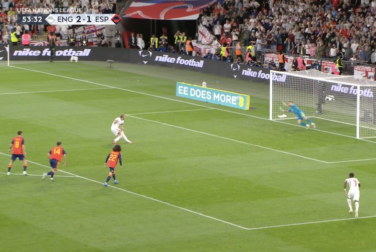 Kane rate un penalty et l'Espagne marque deux buts pour prendre l'avantage