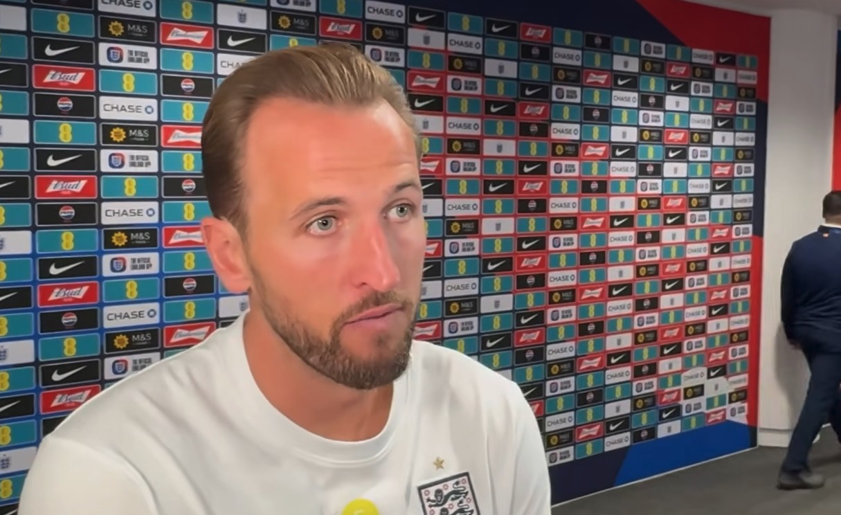 Kane: Malchanceux que mon pied d'appui ait glissé, même si j'avais marqué, le but aurait été refusé pour double touche