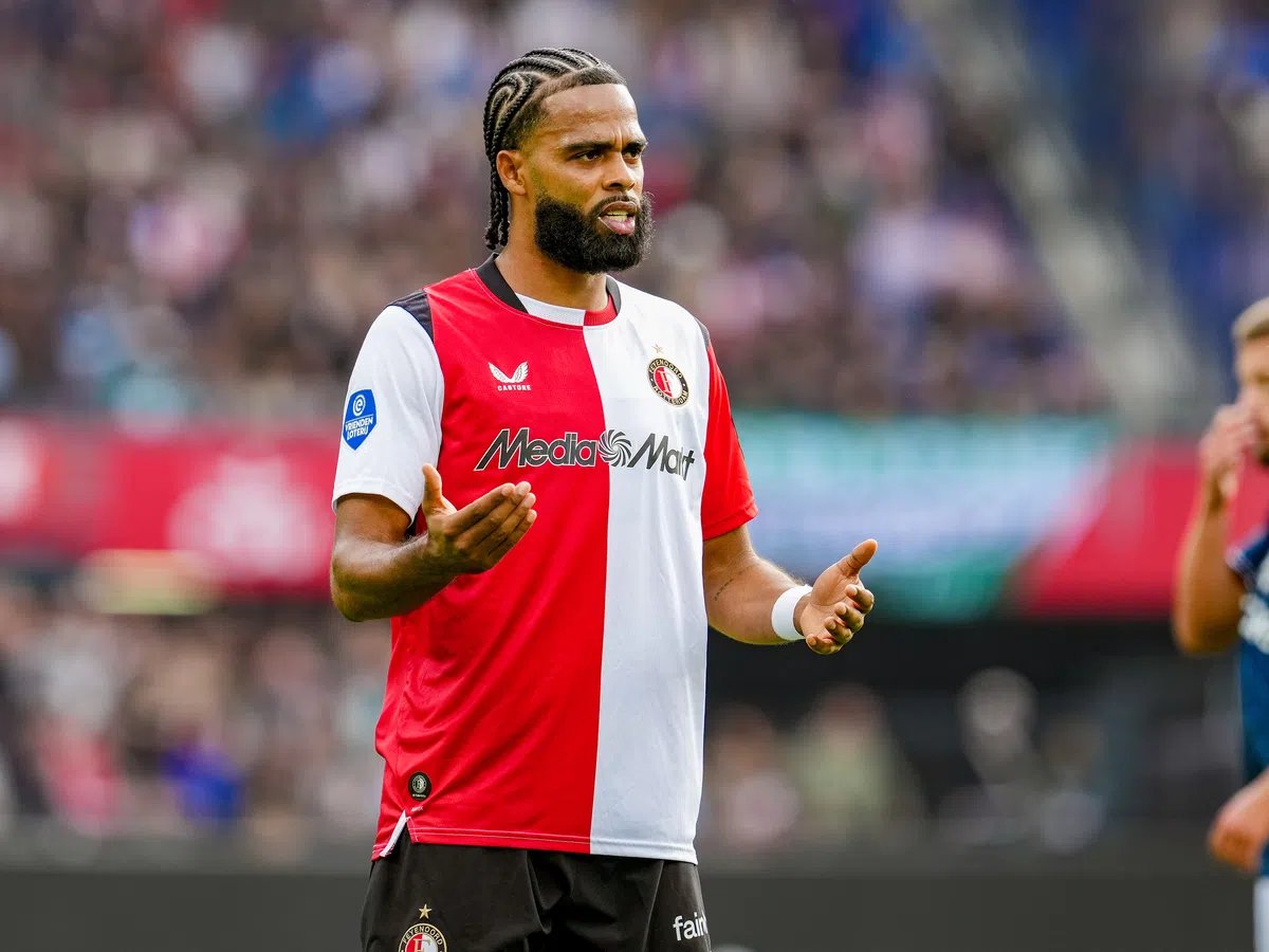 Il Bayern Monaco interessato al difensore del Feyenoord St. Juste, ma un infortunio alla spalla fece saltare il trasferimento