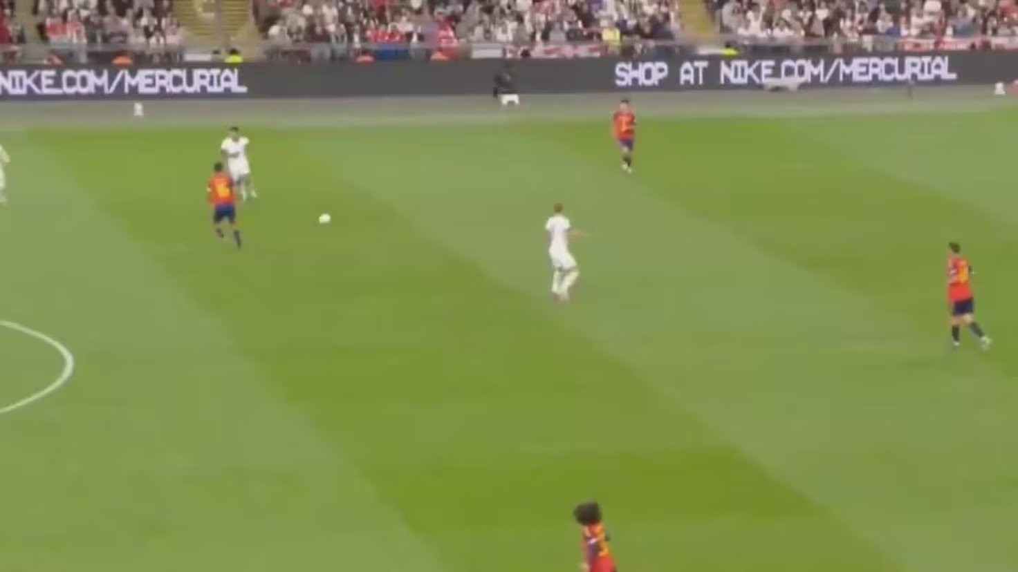 El mundo del fútbol, rendido al juego de la Selección: la secuencia íntegra del 2-3 de Oyarzabal impone