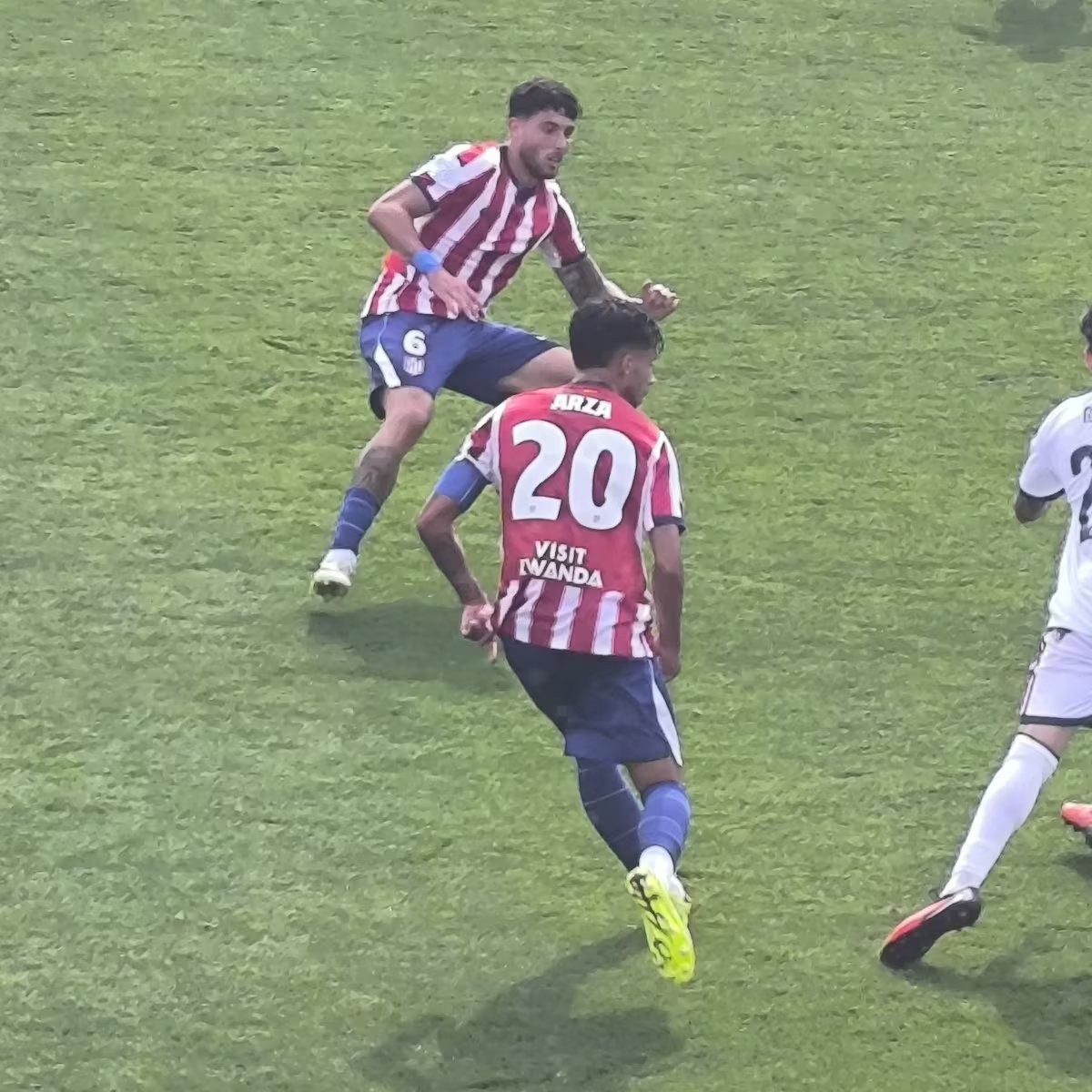 Trujillano y Álvaro Moreno también mandan en la capital