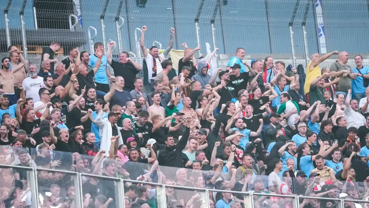 L'UEFA inflige une amende de 74 375 euros au Feyenoord pour le comportement raciste de ses supporters