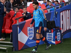 Barcelona defender Garcia leaves Spain squad after knee injury