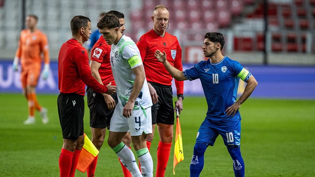 Técnico da Irlanda, Hallgrímsson: Recusa de aperto de mão dos jogadores chamou atenção global para a questão Israel-Palestina