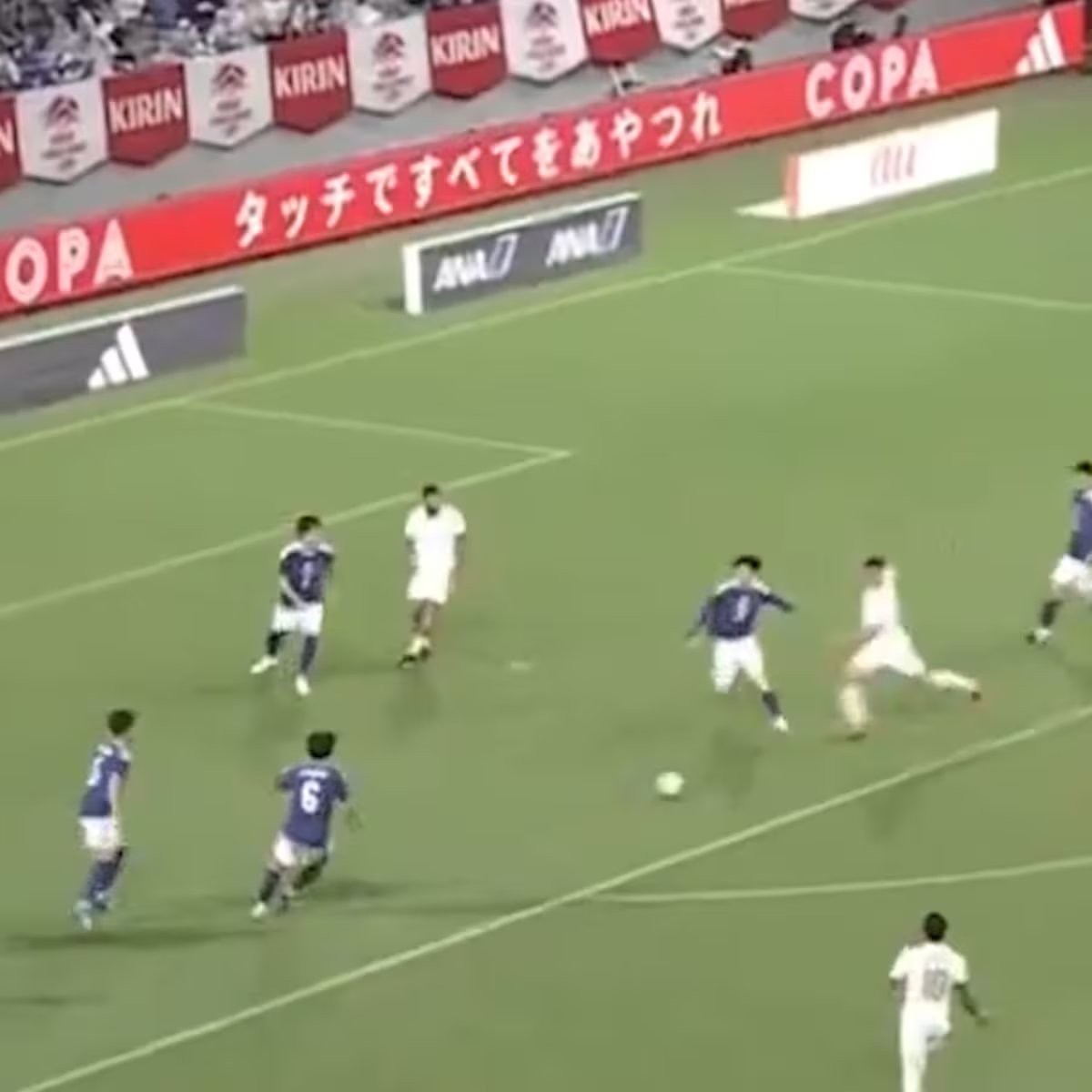 Sensacional gol de Kevin Kelsy tras una jugada espectacular de Luis Balbo