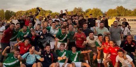 Güiza, 46 anni, segna di testa e dedica il gol ai genitori scomparsi