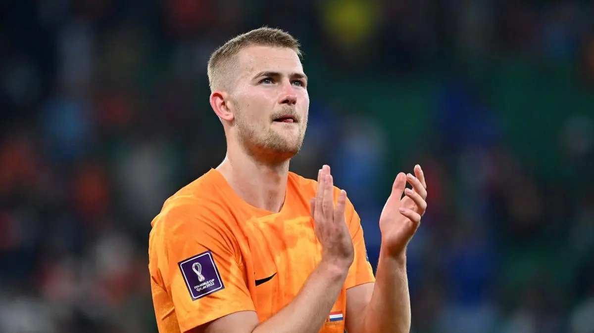 Gullit lamenta situação de De Ligt e espera sua recuperação