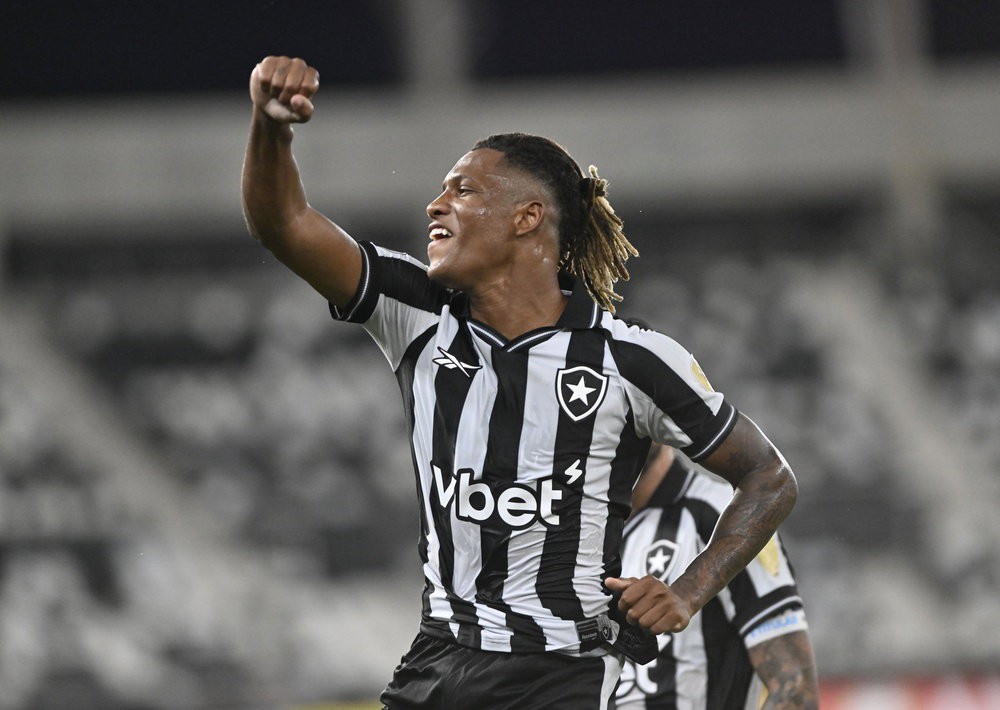 Le recruteur de Crystal Palace confirme André Luis et Danilo Santos sur la liste de surveillance