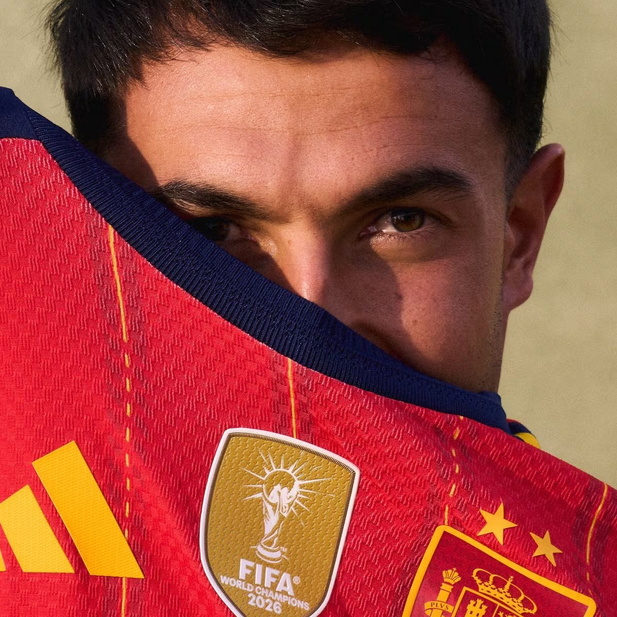 España negocia con Adidas un nuevo megacontrato