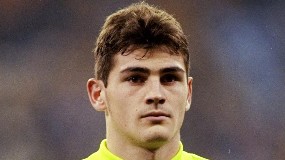 Casillas: Da bambino non potevo permettermi guanti da portiere, mio padre li rattoppava