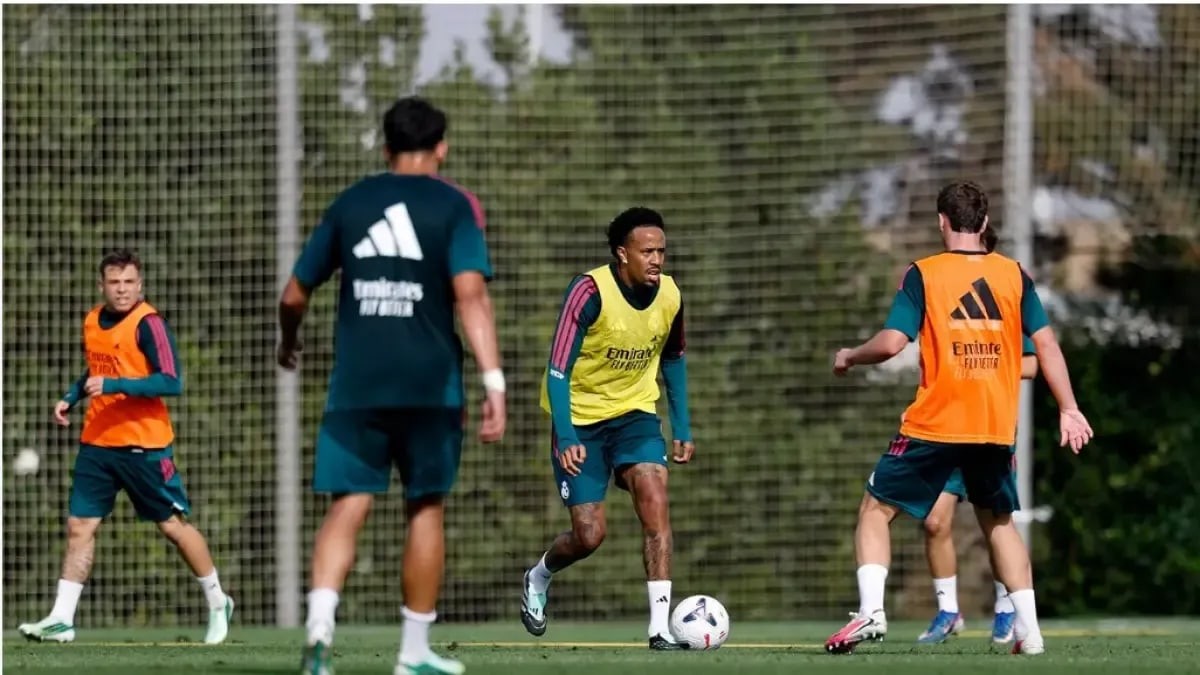 Mundo Deportivo: Militão si allena di nuovo con la squadra del Real Madrid, vicino al rientro