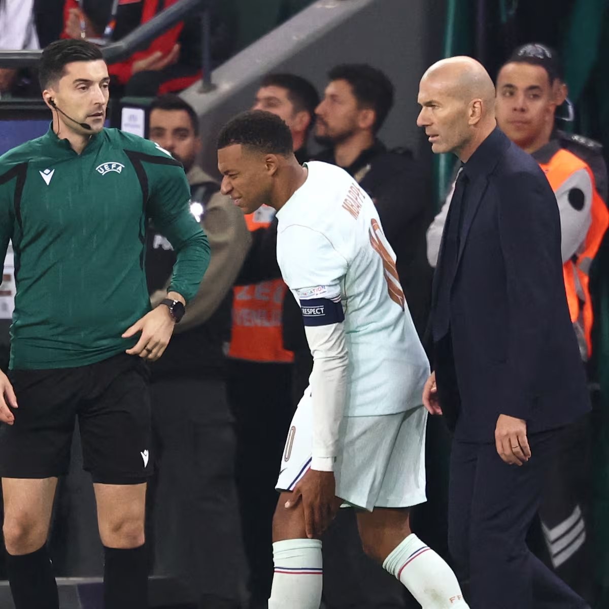 Mbappé esquivó el quirófano