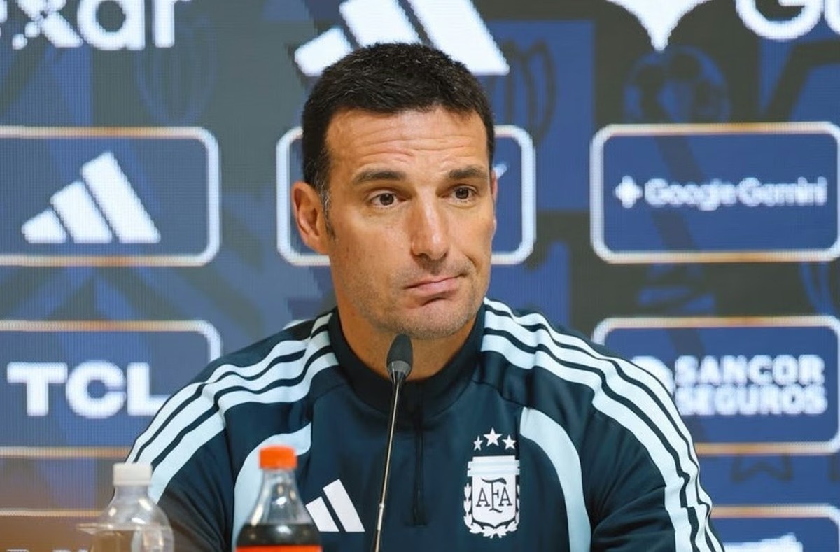 Scaloni: I haven't discussed the future with Paredes, but he certainly belongs in the national team