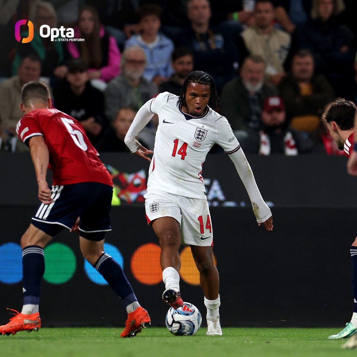 Ngoumouha nach Rooney und Bellingham dritter jüngster Spieler in einem Pflichtspiel für England