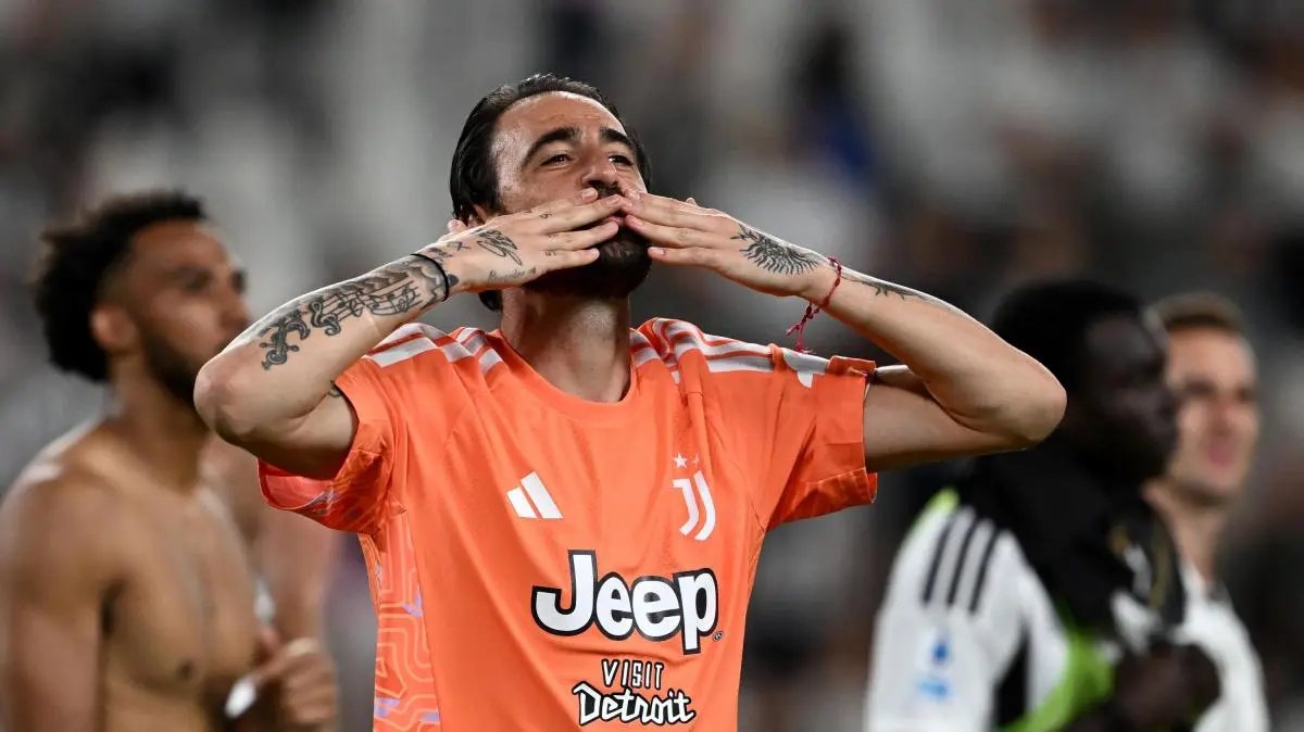 Tuttomercatoweb: Đội hình một của Juventus chỉ có 2 cầu thủ từ học viện, chỉ Pinsoglio là người Ý
