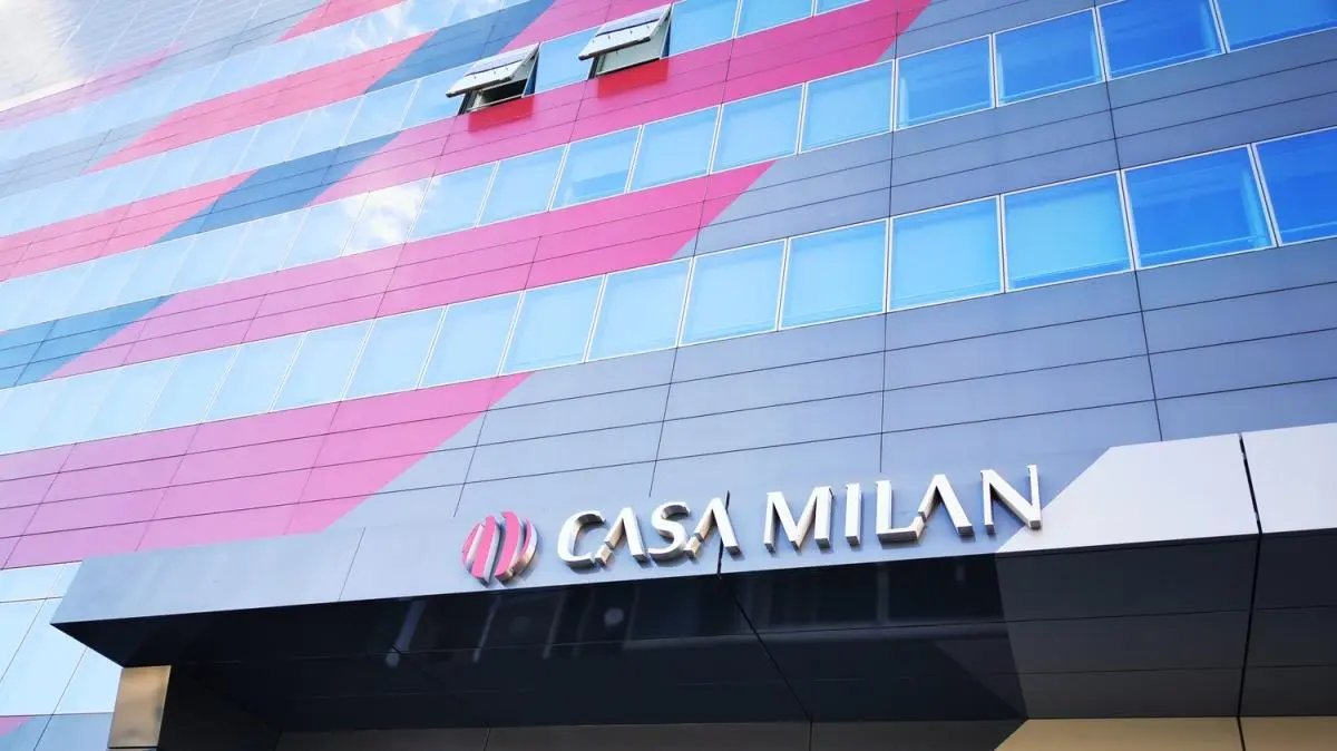 La Gazzetta dello Sport : L'AC Milan s'intéresse à Chikaouemeka, l'ailier de 17 ans de Grenade, le Real Madrid aussi