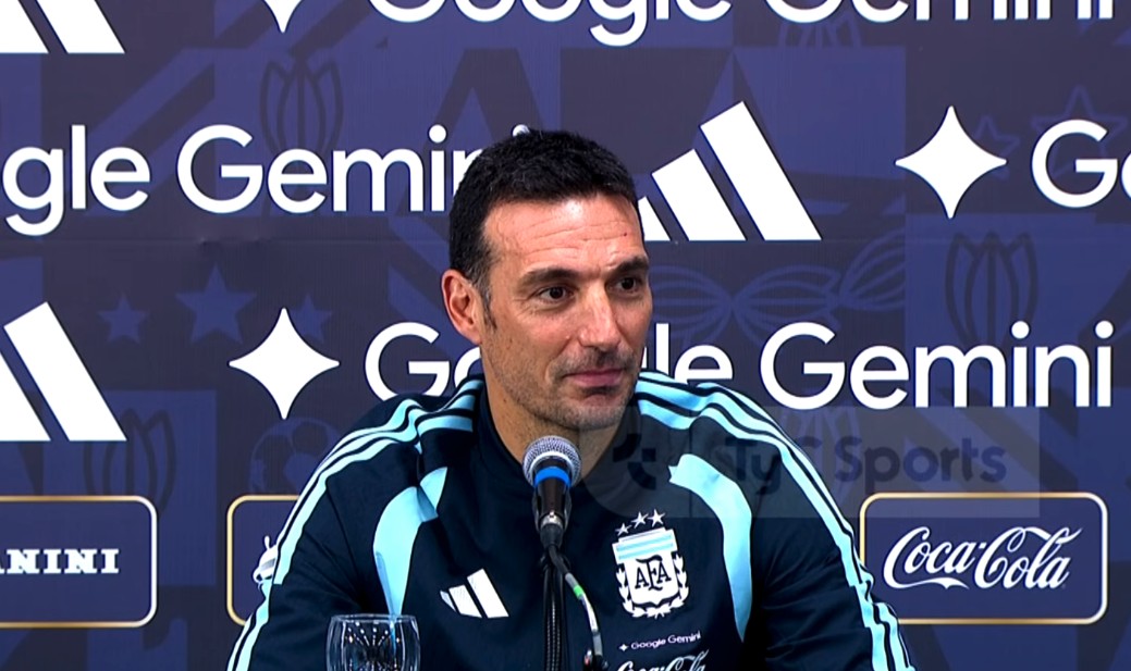 Scaloni: Messi é insubstituível, a Argentina deve continuar com a mesma filosofia de futebol