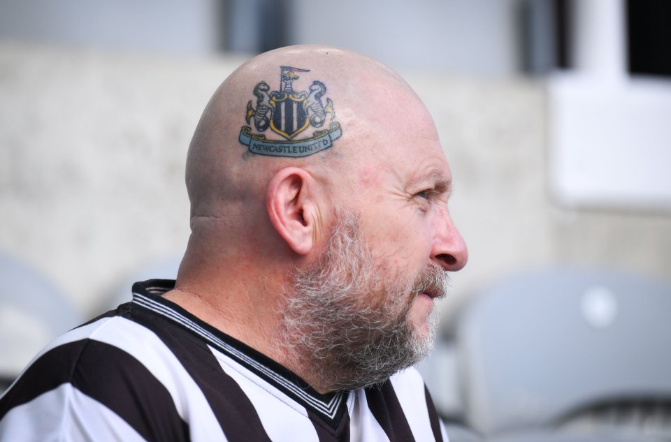 The Sun : Newcastle dévoile son nouveau blason, qui figurera sur les maillots à partir de mai prochain