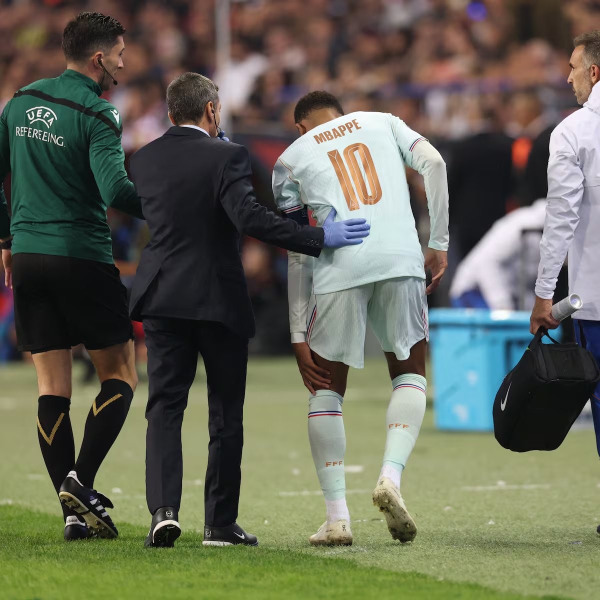Todos a una con Mbappé