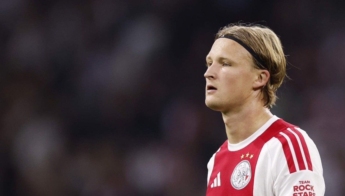 Media olandesi: l'Ajax teme un grave infortunio al ginocchio per Dolberg, possibile lungo stop
