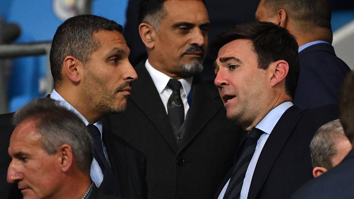 Mail: El alcalde británico Andy Burnham es criticado por su preocupación ante un posible cambio de propietario del Manchester City