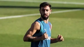 Record: Bruno Fernandes เป็นกัปตันทีมชาติโปรตุเกสในวันนี้ หลังจาก UEFA ระบุ Rúben Dias เป็นกัปตันผิดพลาดเนื่องจากข้อผิดพลาดทางเทคนิค