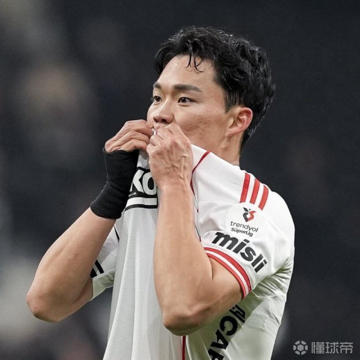 Media turco: il Tottenham Hotspur interessato all'attaccante del Besiktas Oh Hyeon-gyu, Son Heung-min fa da mediatore