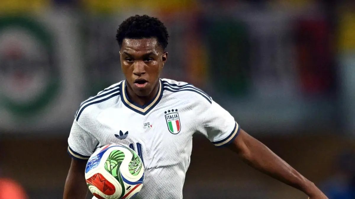 Di Marzio : Le défenseur de Crystal Palace, Ahanonu, quitte l'équipe d'Italie pour rejoindre les U-21