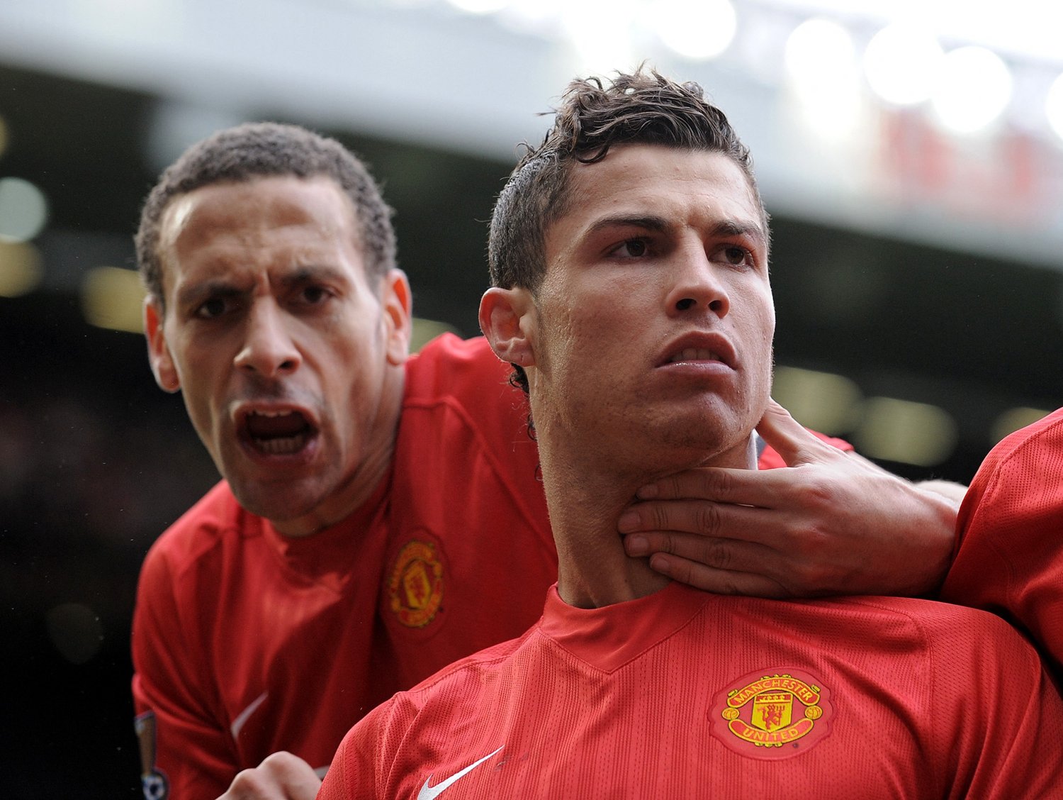 Globo Esporte: Henry, R. Ferdinand, and A. Vidal Support Cristiano Ronaldo in Their Own Ways