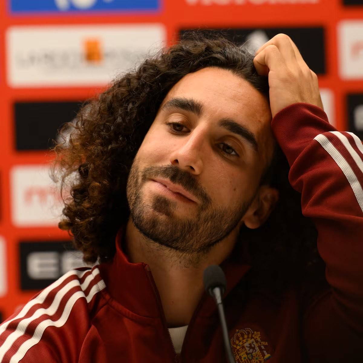 Cucurella: “Gane quien gane, algo me va a caer del Balón de Oro”