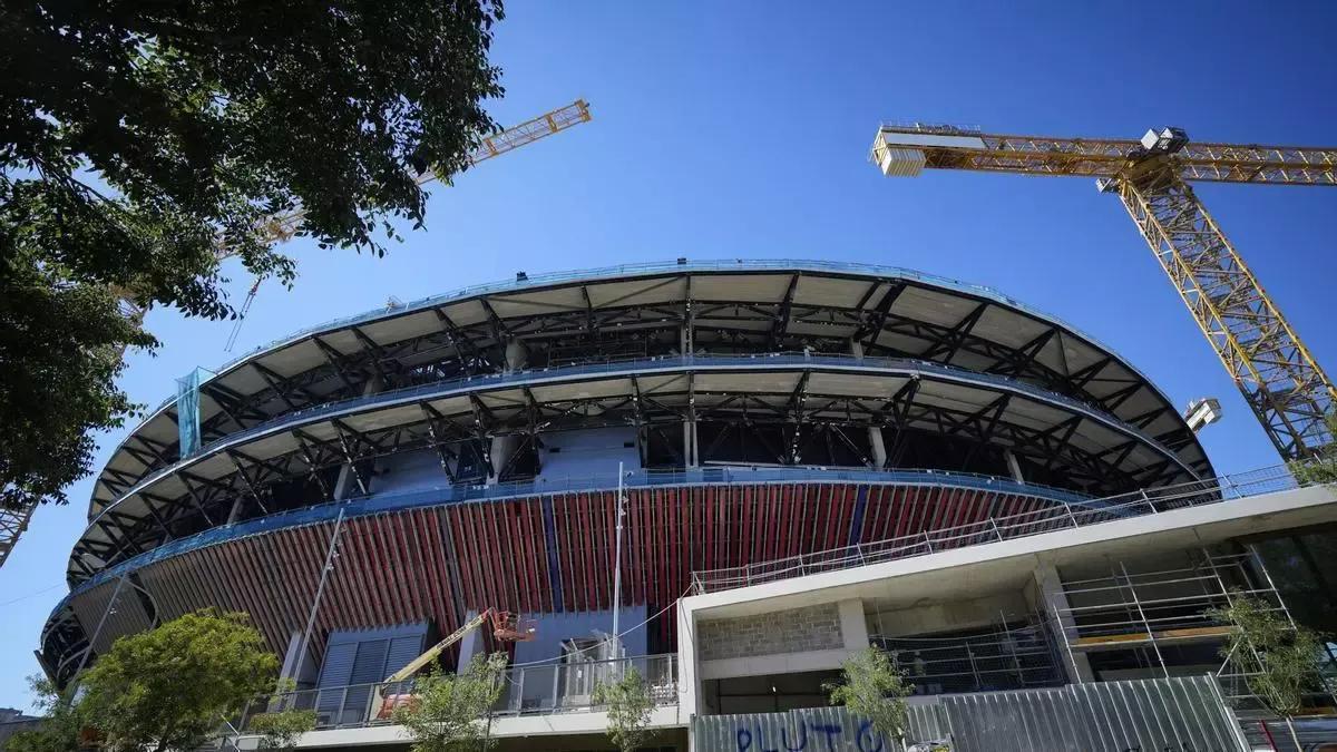 Sport: Membros do Barça exigem responsabilidade pelo estouro orçamentário do Camp Nou