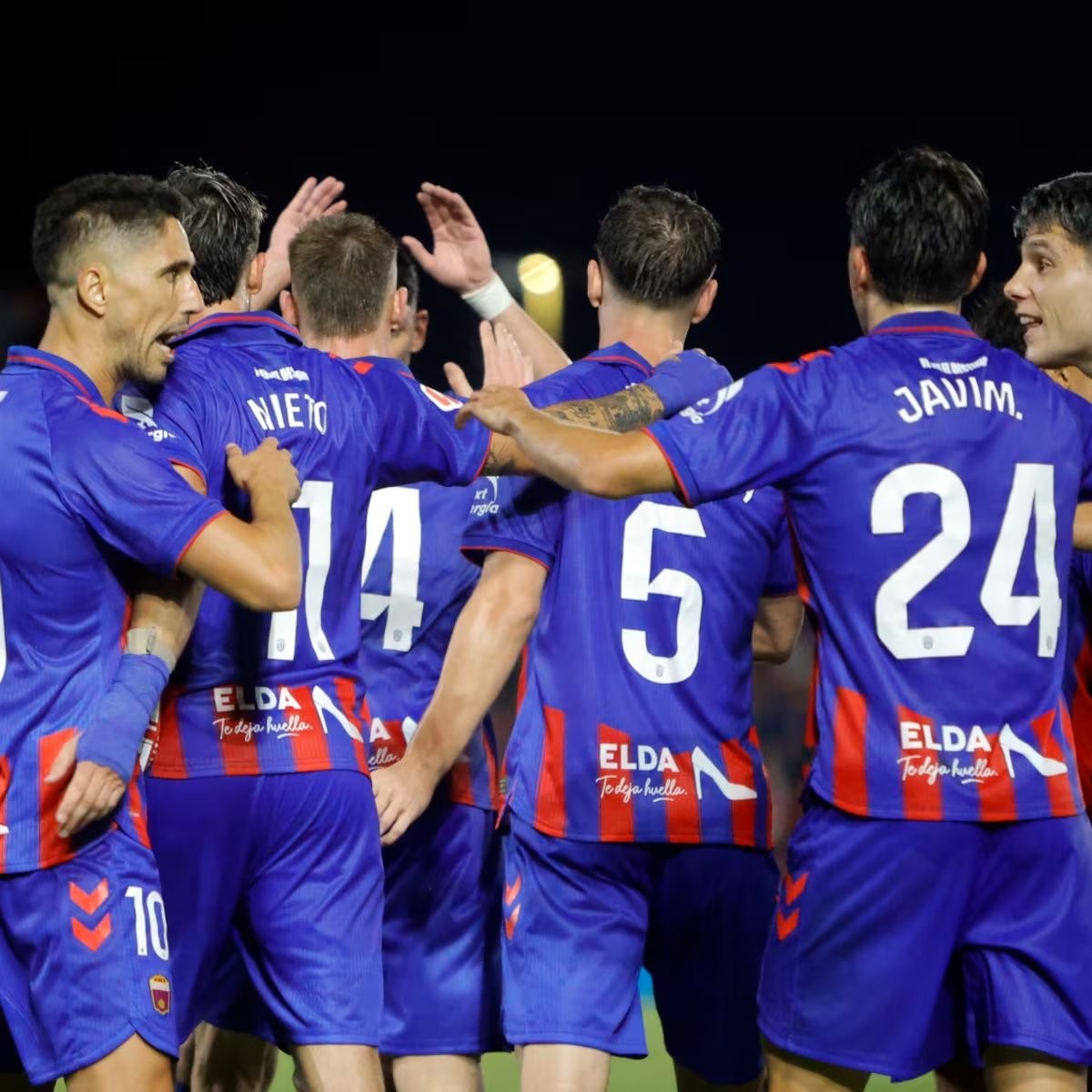 El Eldense reacciona a lo Messi y aplasta al Oviedo