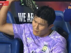 情绪激动，金玟哉在热身赛被换下后在场边和莫雷诺激烈交流