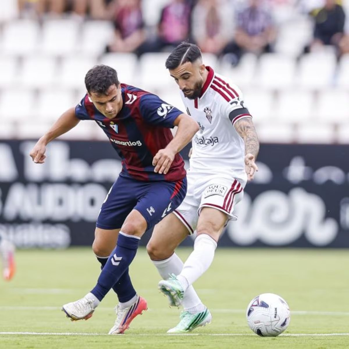 El Eibar ya es líder; el Albacete aún más colista