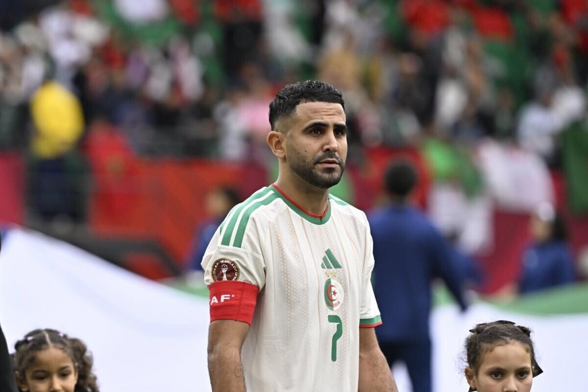 L'Équipe: Mahrez assinará por um ano com opção de renovação com o Al Shamal