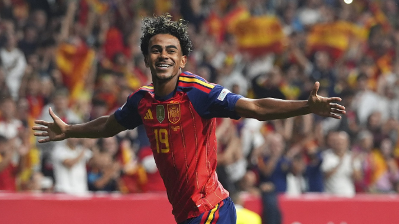 Spain 3-1 Czech: Yamal, Rodri & Merino all on target as La Roja cruise to a comfortable home win