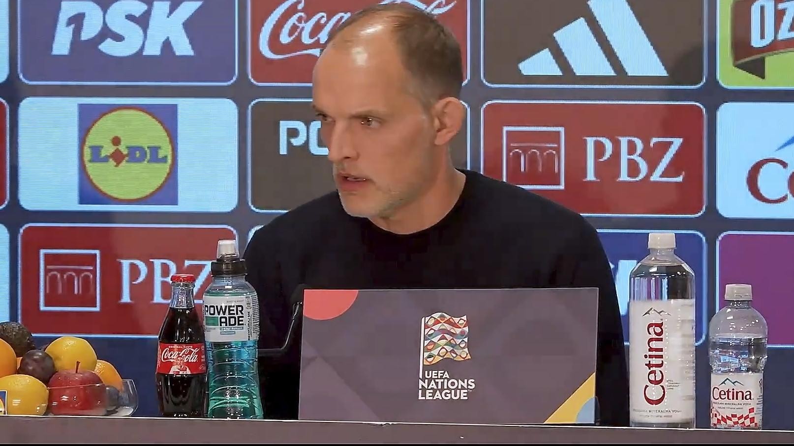 Tuchel: Fußballspielen ist wie auf einer Rolltreppe gegen die Fahrtrichtung zu stehen, man muss immer vorwärts gehen, um die Position zu halten