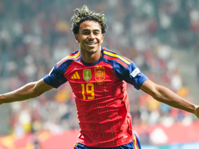 Yamal 'on his way to being a legendary player', says Spain boss De la Fuente