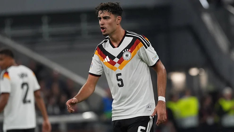 Bild: Một câu lạc bộ Anh đã chào giá 100 triệu euro cho Pavlovic hè này nhưng cầu thủ này không muốn rời Bayern Munich