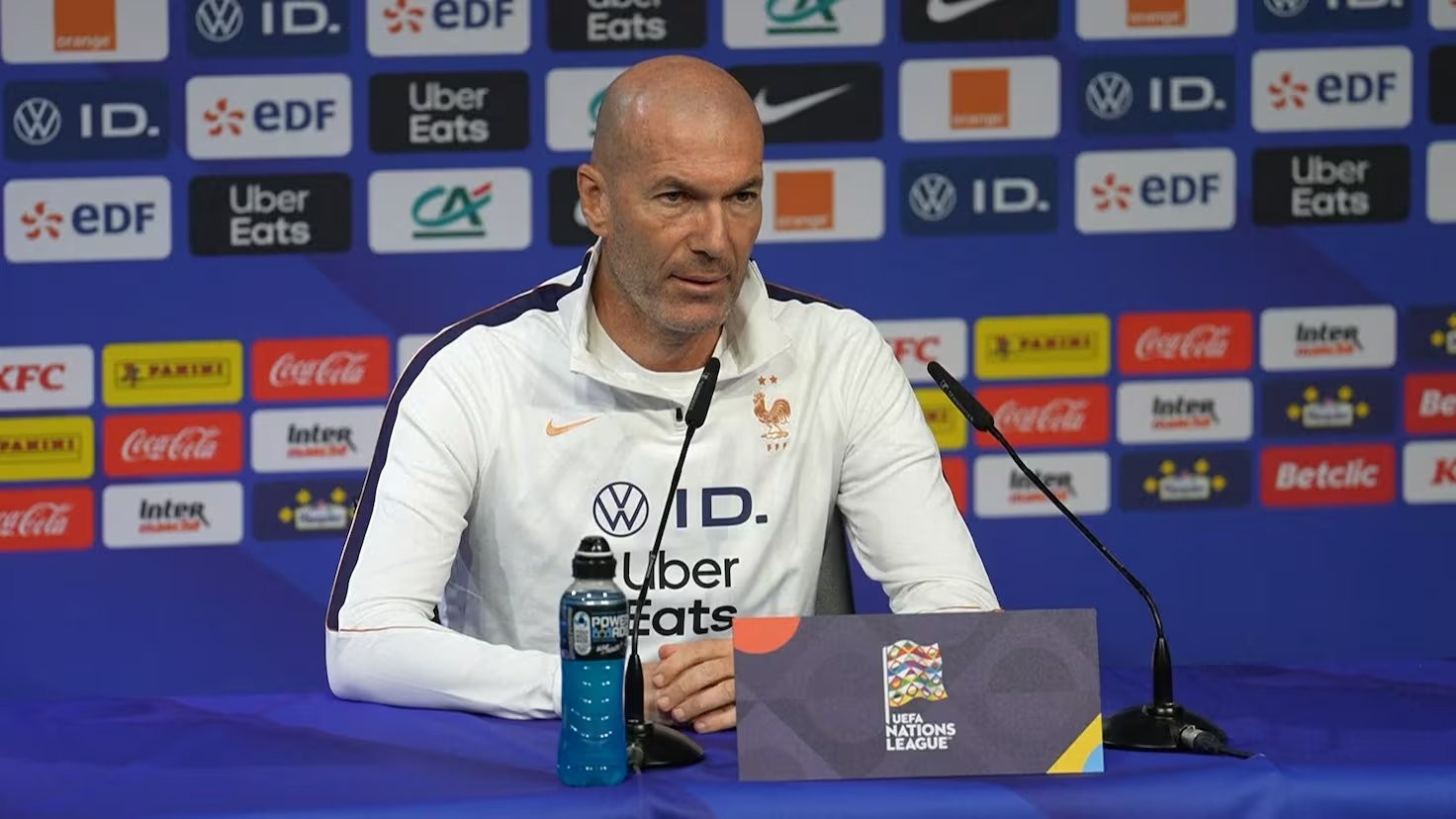 Zidane explica la gran diferencia entre el banquillo del Madrid y el de Francia: por algo es el club más exige