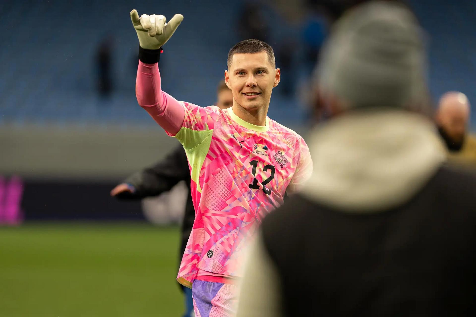 Kiper Islandia Valdimarsson: Target saya bermain di Brentford, tidak akan selamanya menjadi cadangan