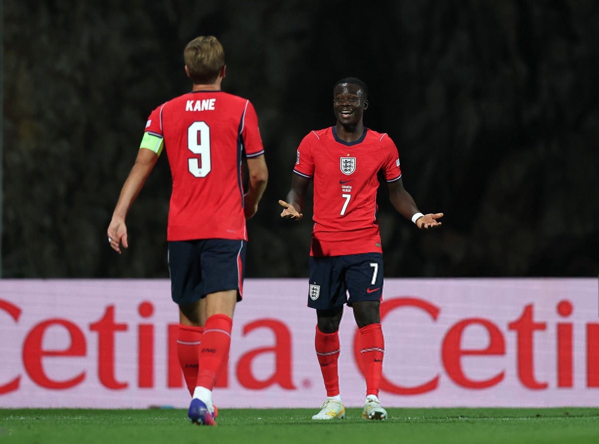 Zwei Tore mit dem schwächeren Fuß: Saka erzielt erstmals zwei Tore in einem Spiel mit rechts