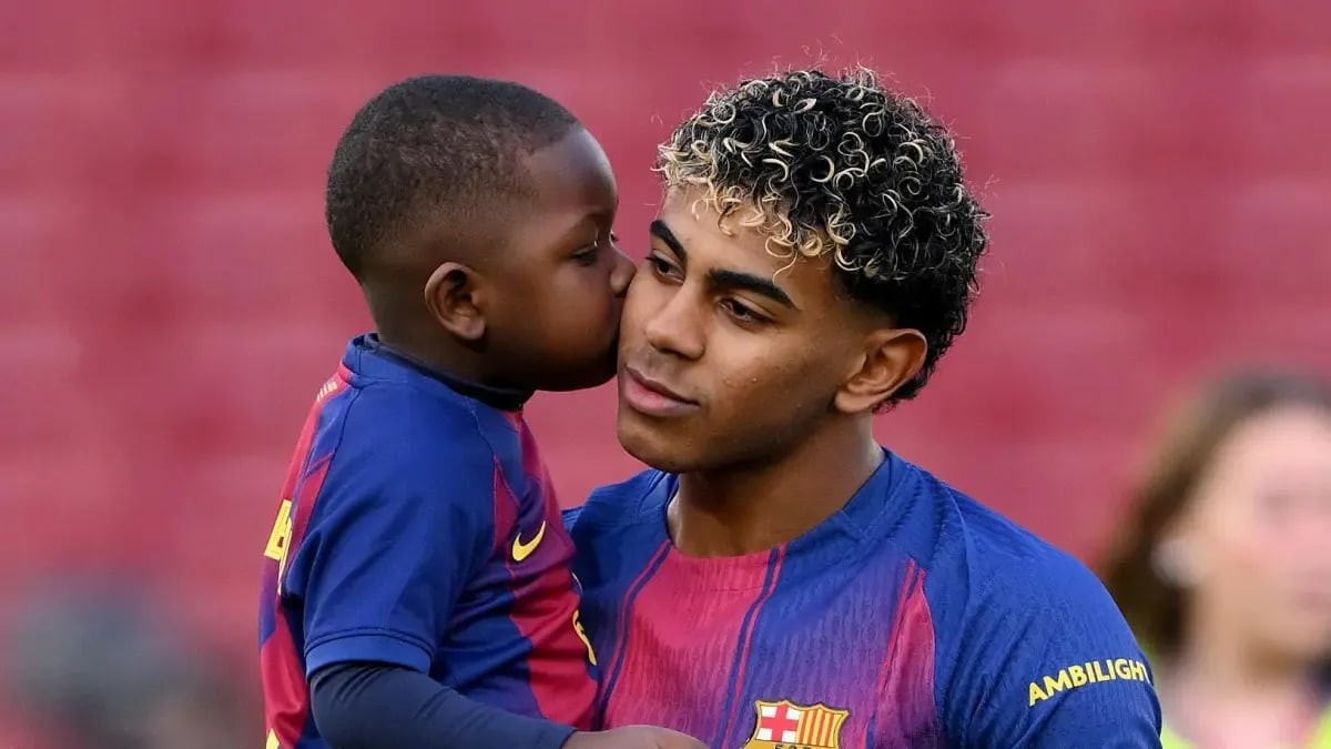La dernière performance de Keyne Yamal ! Le petit frère de Lamine commente avec passion le but de son frère contre la Tchéquie