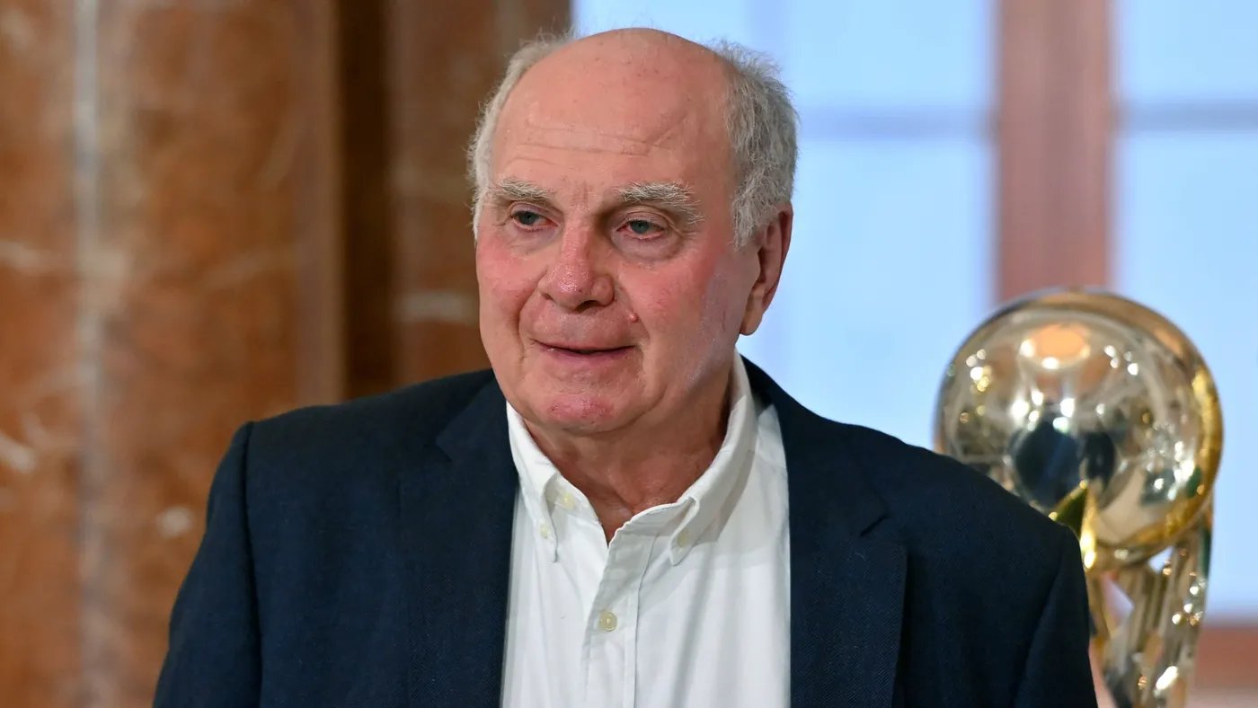 Hoeneß: El Bayern ingresó 35 millones de euros por ventas de la cantera este verano, el "verano del siglo"