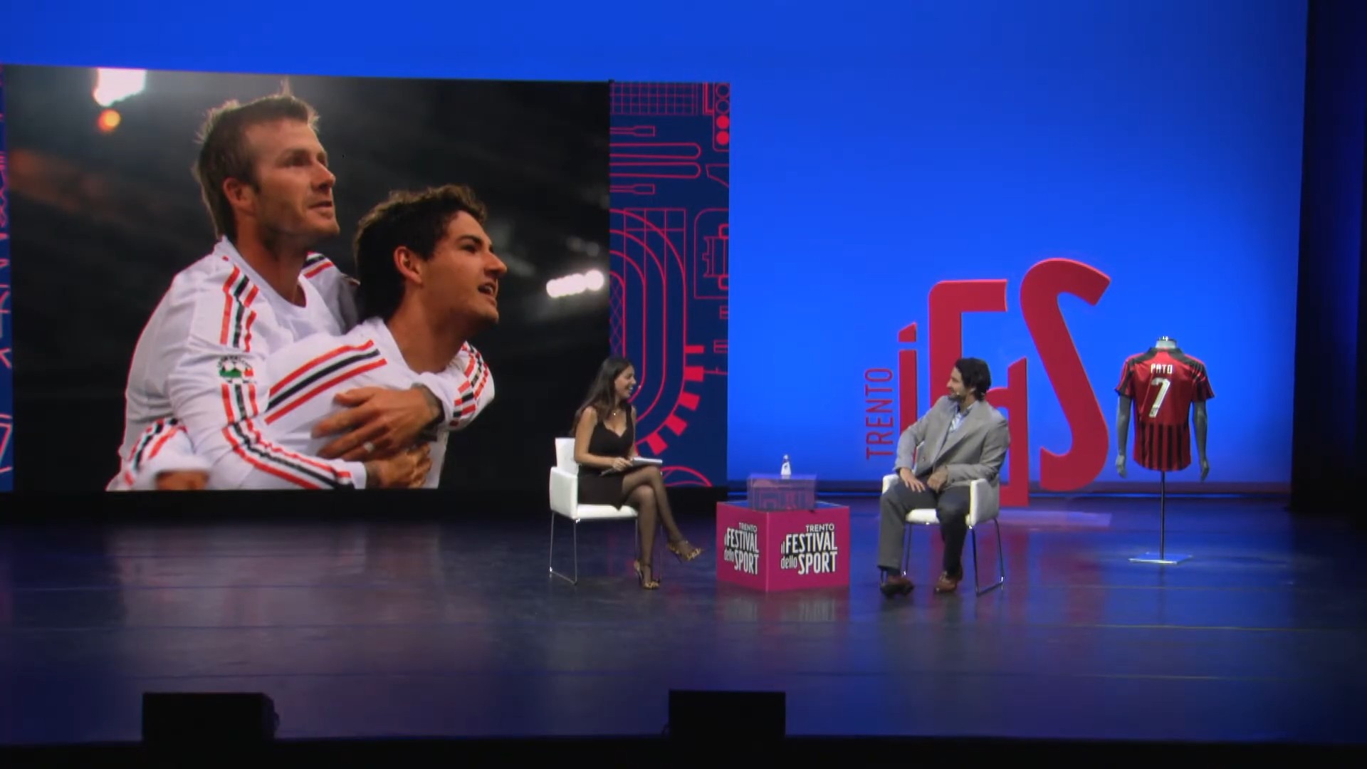 Pato: Eu espiava o perfume que Beckham usava e ainda uso o mesmo até hoje