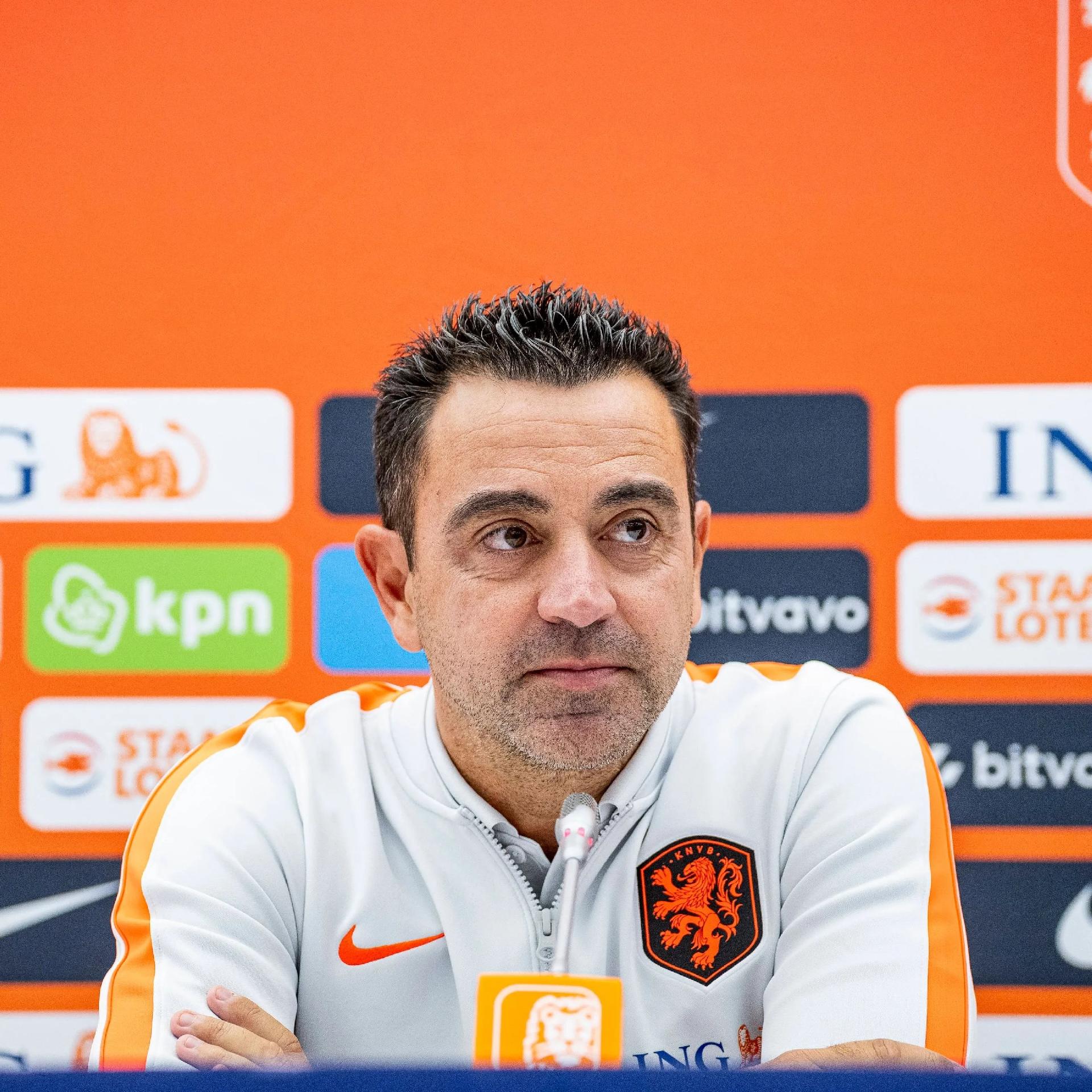 Xavis Amtszeit als Niederlande-Trainer: Unentschieden gegen Deutschland, zwei Siege gegen Serbien, Tabellenführer