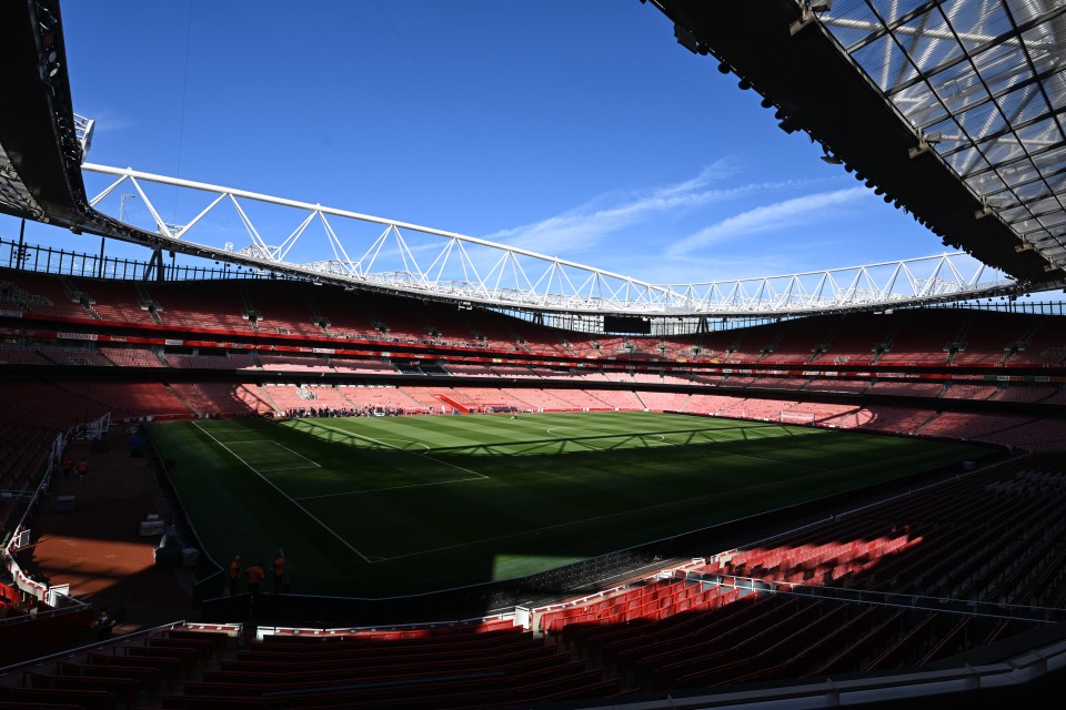 Keown: Arsenal cần giành thêm 2-3 chức vô địch Premier League trước khi mở rộng Sân vận động Emirates