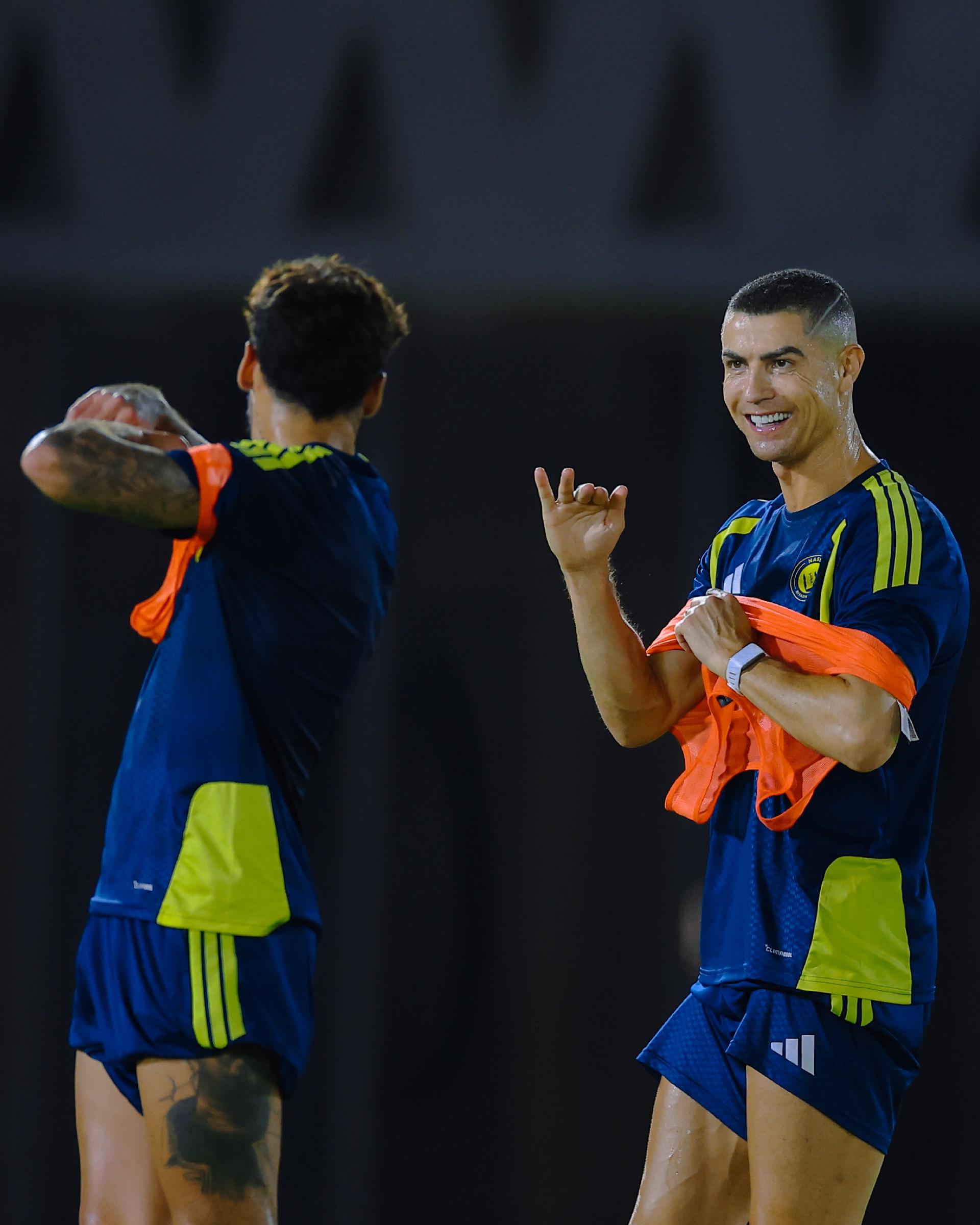 Cristiano Ronaldo si allena con l'Al Nassr e condivide foto sui social senza commenti