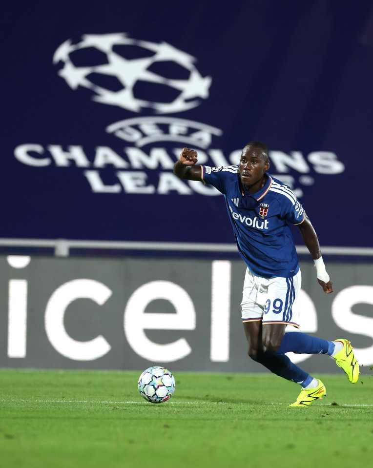 Chalobah: "J'ai passé devant la maison de George Clooney en bateau ; j'apprécie la vie à Côme"